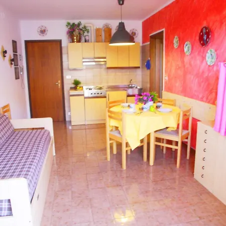 Apartment Renata 6 *